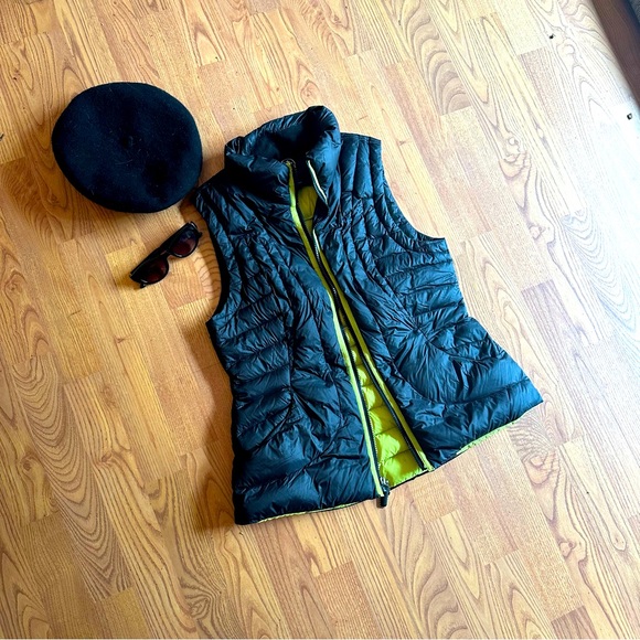 Lightweight Puffer Vest - Picture 2 of 4